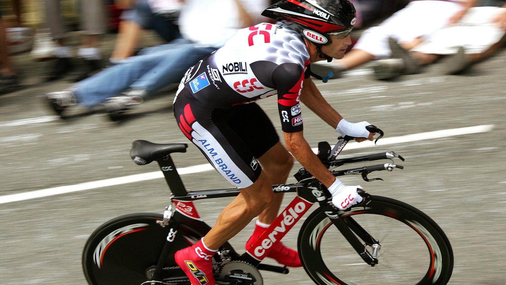 国足心理训练有效，比赛表现更稳健，国足训练视频集锦